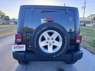 Jeep Wrangler - Thumbnail 13