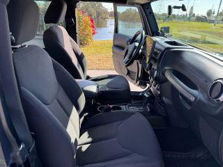 Jeep Wrangler - Thumbnail 15