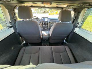 Jeep Wrangler - Thumbnail 19