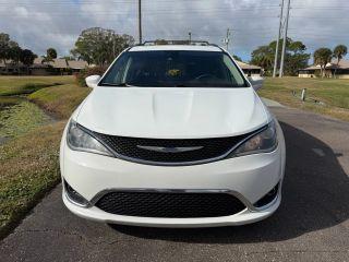 Chrysler Pacifica - Thumbnail 9