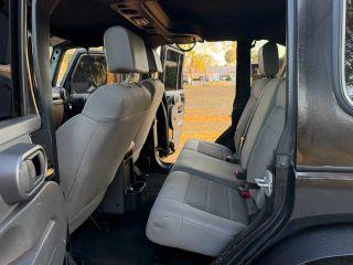 Jeep Wrangler - Thumbnail 4