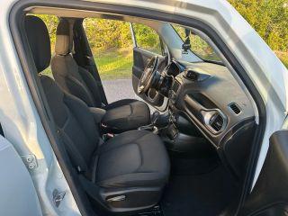 Jeep Renegade - Thumbnail 17