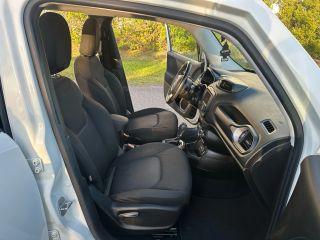 Jeep Renegade - Thumbnail 18