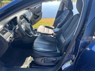 Volkswagen Jetta - Thumbnail 17