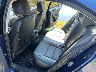 Volkswagen Jetta - Thumbnail 4