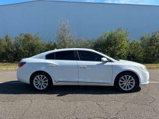 Buick Lacrosse - Thumbnail 11
