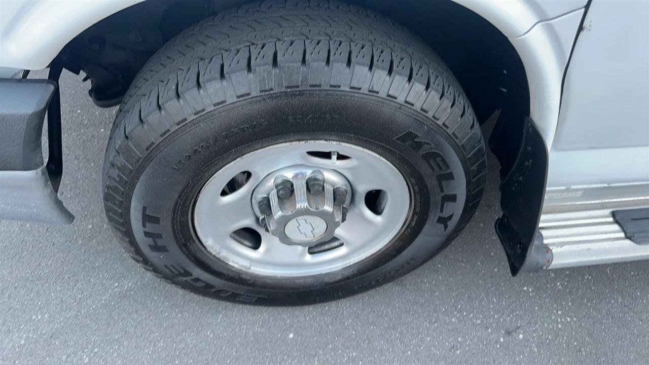 Chevrolet Express Passengerrwd 3500 135" 1Lt - Thumbnail 14