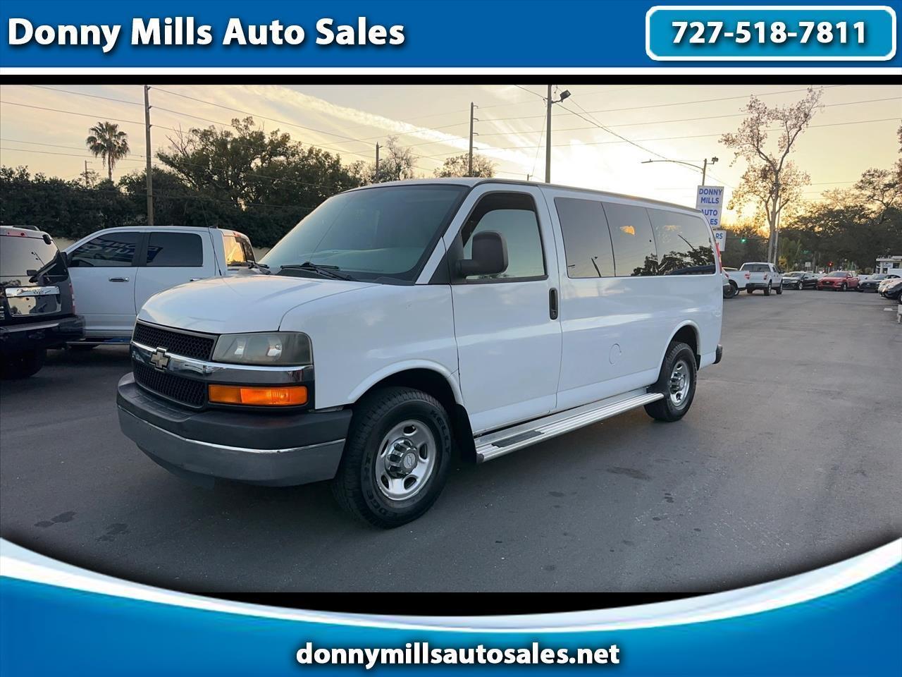 Chevrolet Express Passengerrwd 3500 135" 1Lt - View 1