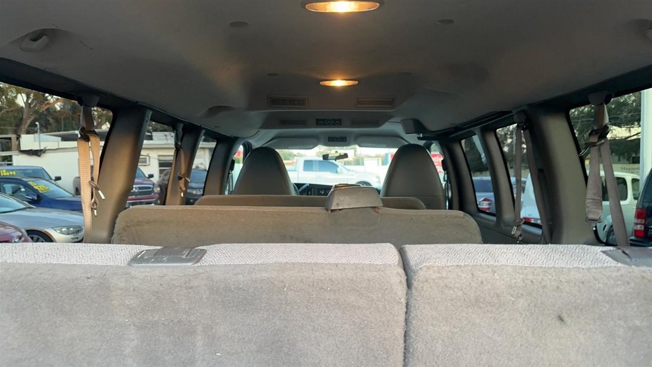 Chevrolet Express Passengerrwd 3500 135" 1Lt - Thumbnail 20