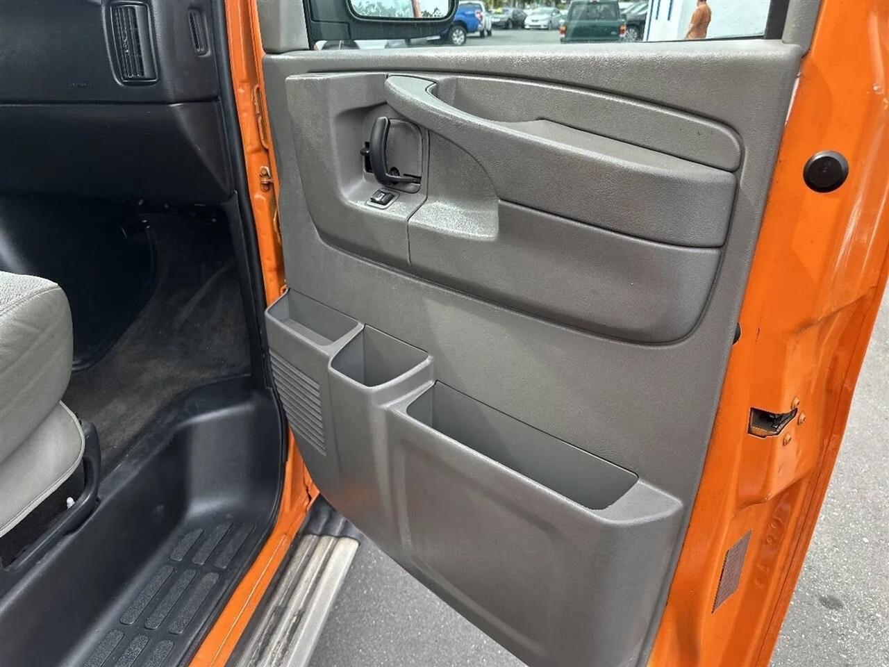 Chevrolet Express Passengerrwd 3500 135" Lt W/1Lt - Thumbnail 20