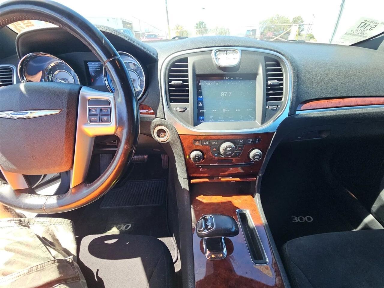 Chrysler 3004Dr Sdn V6 Rwd - Thumbnail 11