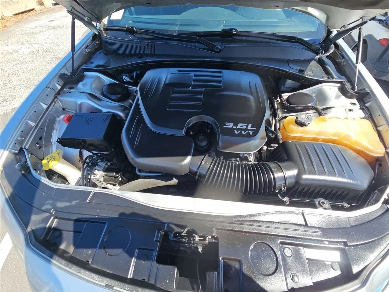 Chrysler 3004Dr Sdn V6 Rwd - Thumbnail 14