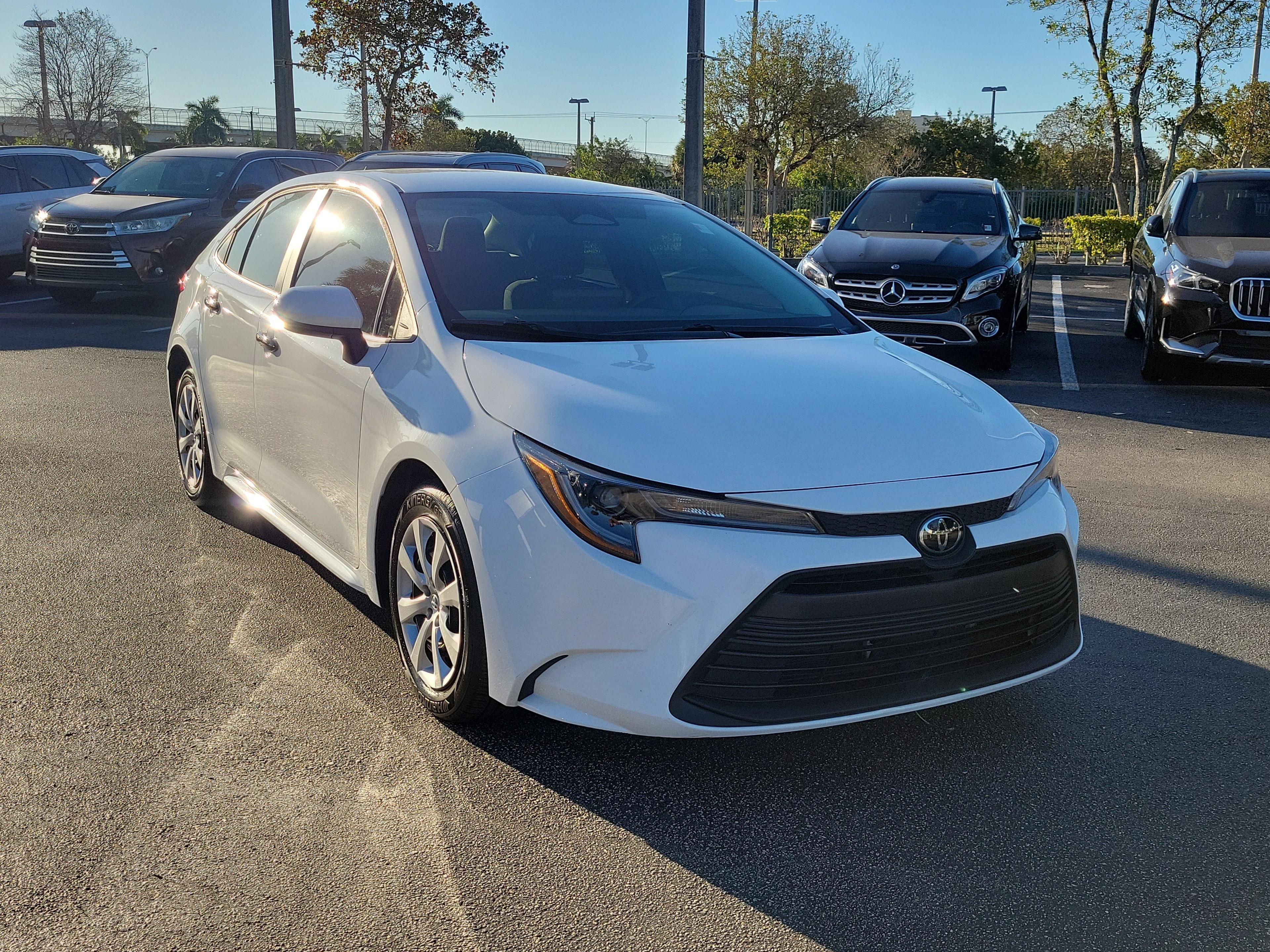 Toyota Corolla Le Fwd - Thumbnail 5