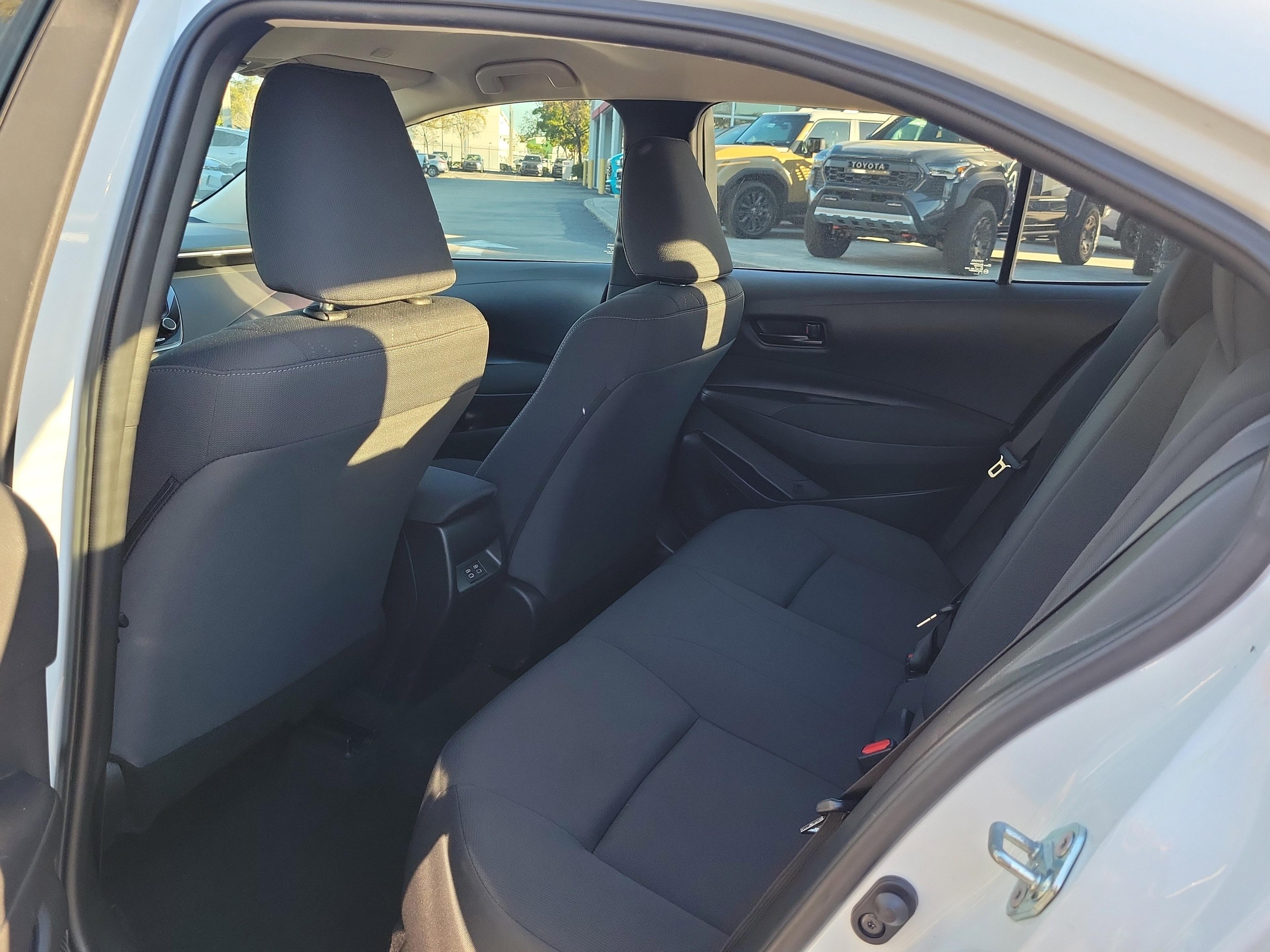 Toyota Corolla Le Fwd - Thumbnail 10