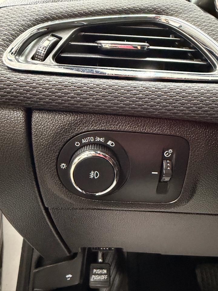 Chevrolet Cruzelt Auto Hatchback - Thumbnail 18