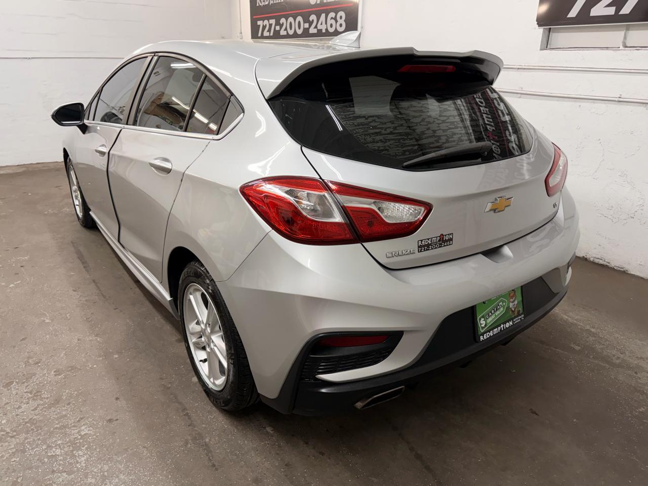 Chevrolet Cruzelt Auto Hatchback - Thumbnail 3