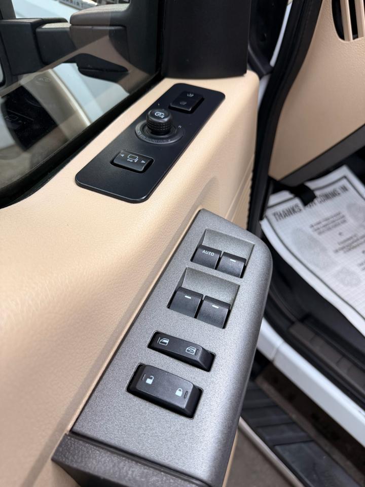 Ford F-350 Sdlariat Crew Cab 4Wd - Thumbnail 14