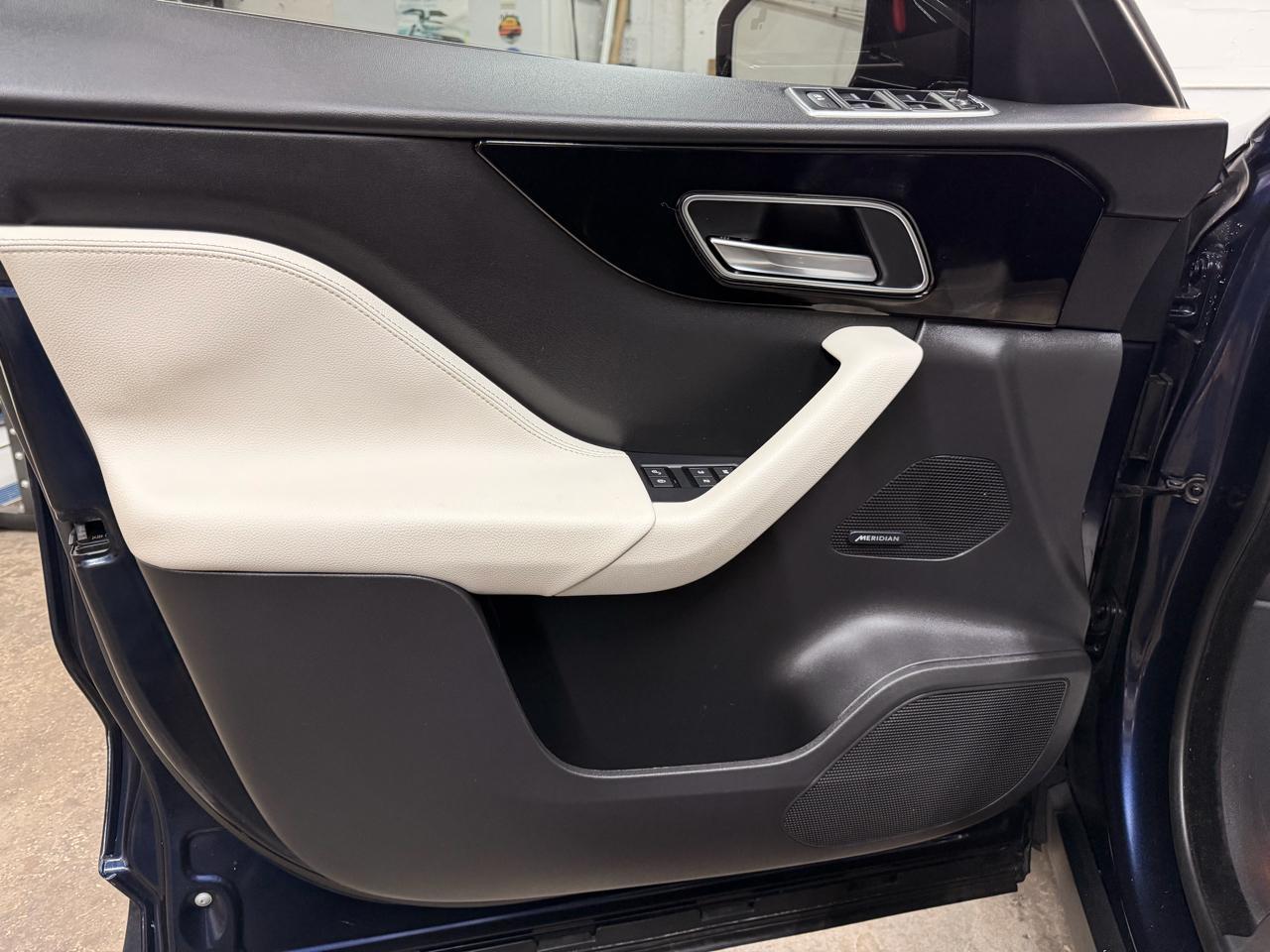 Jaguar F-Pace25T Prestige - Thumbnail 13