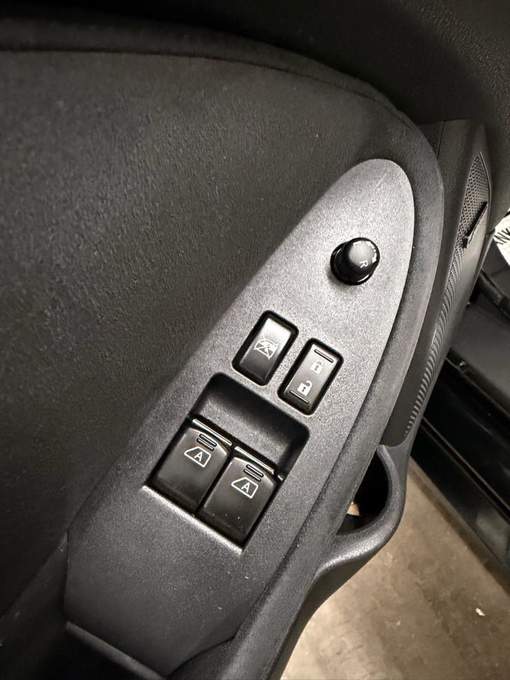 Nissan Z370Z Touring Roadster - Thumbnail 14