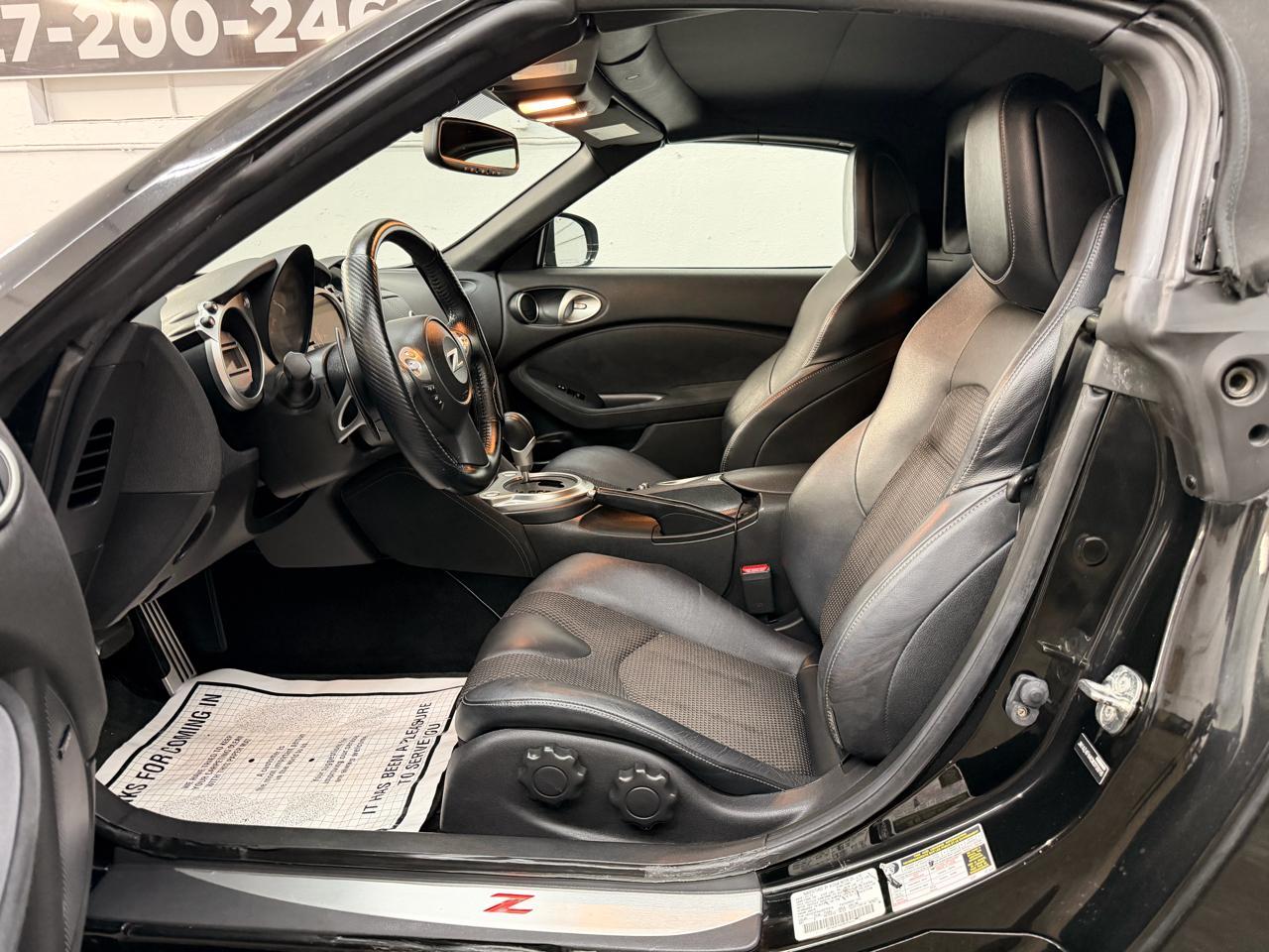 Nissan Z370Z Touring Roadster - Thumbnail 17