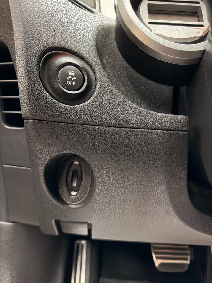 Nissan Z370Z Touring Roadster - Thumbnail 19