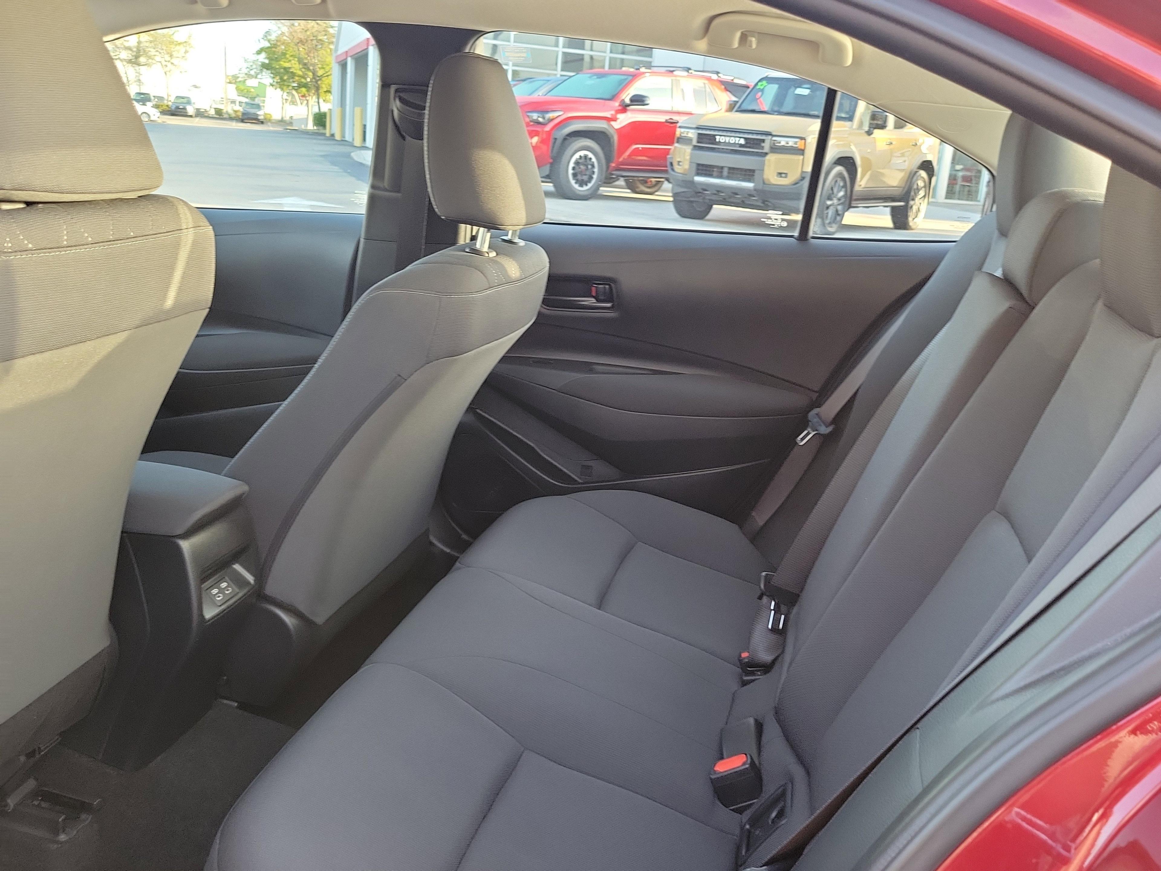 Toyota Corolla Le Fwd - Thumbnail 10