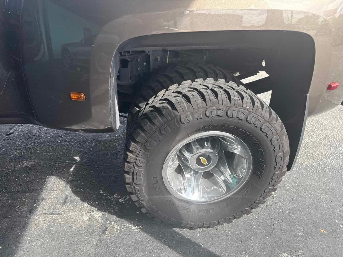 Chevrolet Silverado 3500Hd High Country - View 1