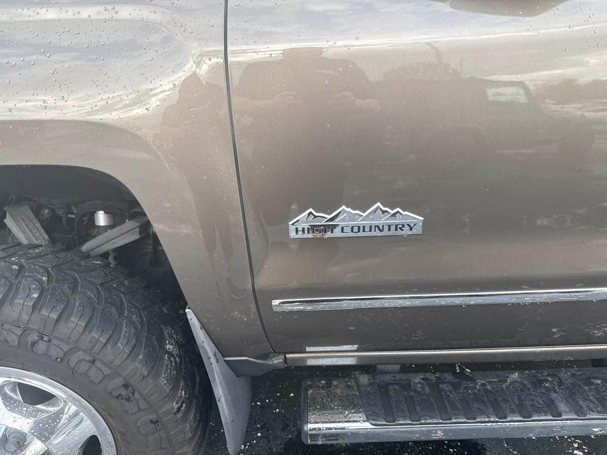 Chevrolet Silverado 3500Hd High Country - Thumbnail 7