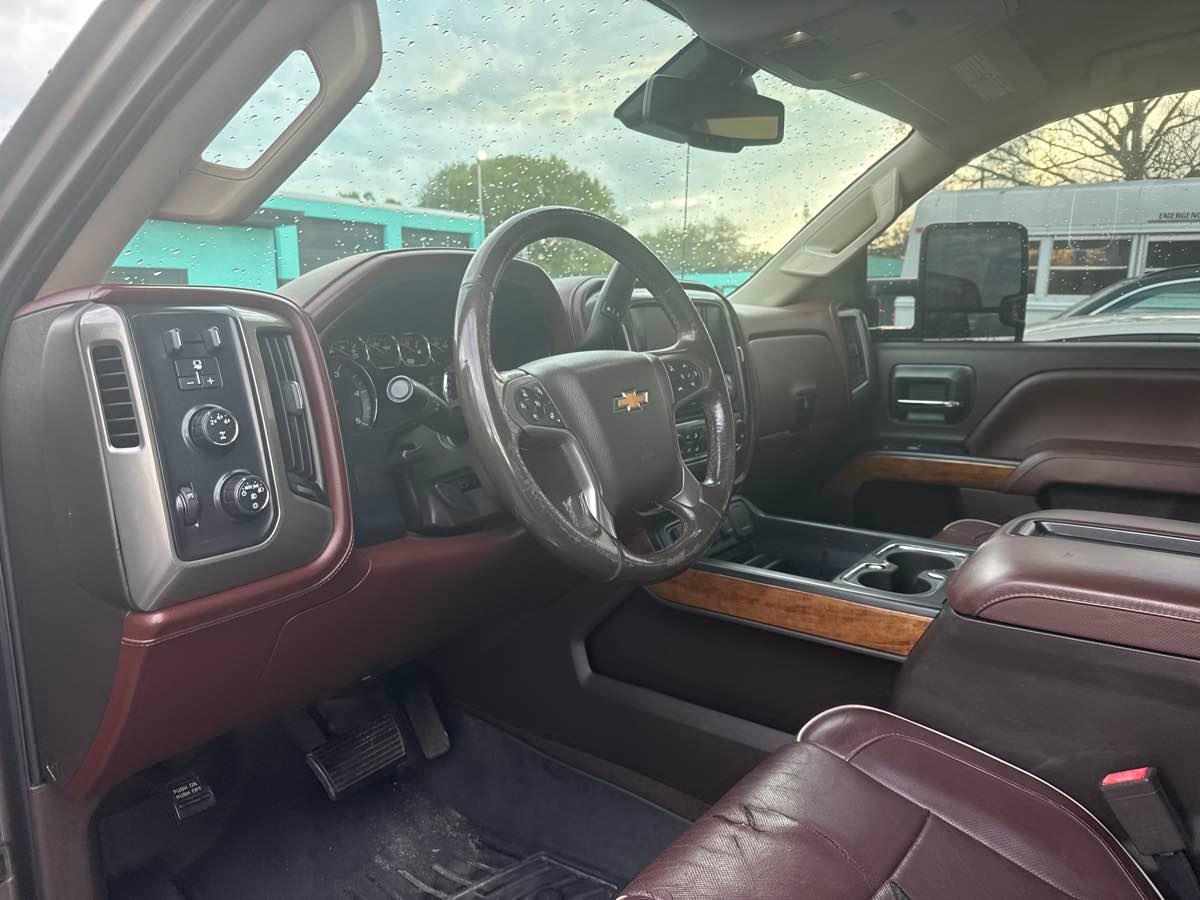 Chevrolet Silverado 3500Hd High Country - Thumbnail 9