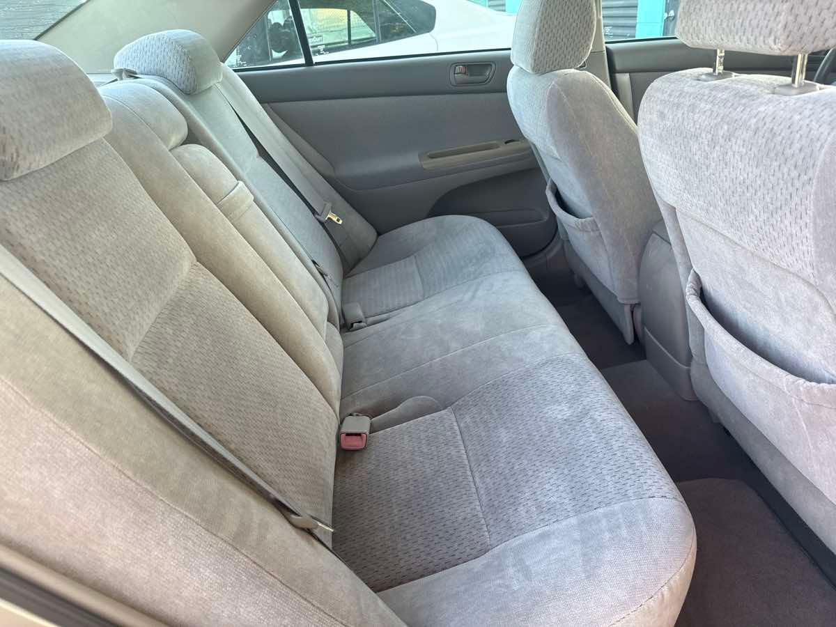 Toyota Camry Le - Thumbnail 19