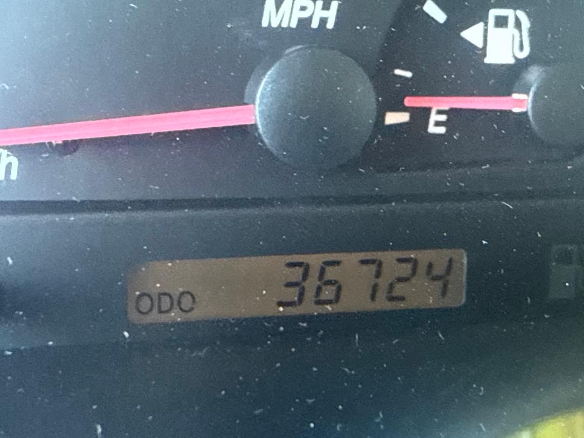 Toyota Camry Le - Thumbnail 12