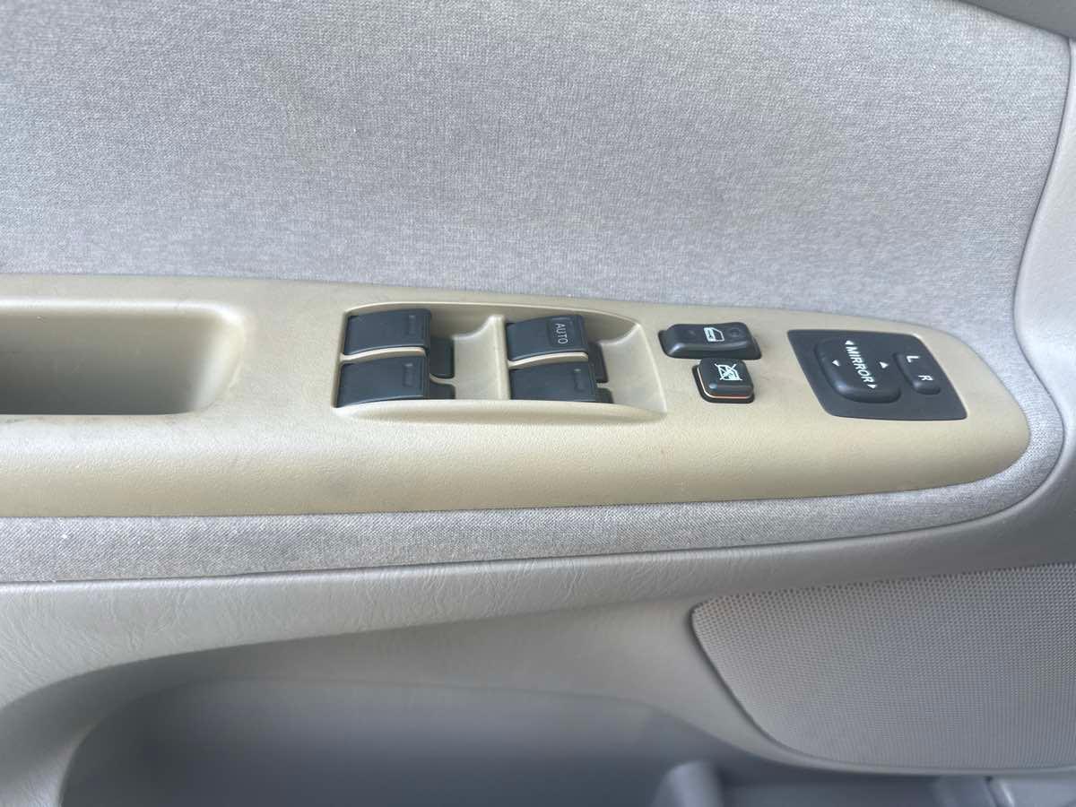 Toyota Camry Le - Thumbnail 14