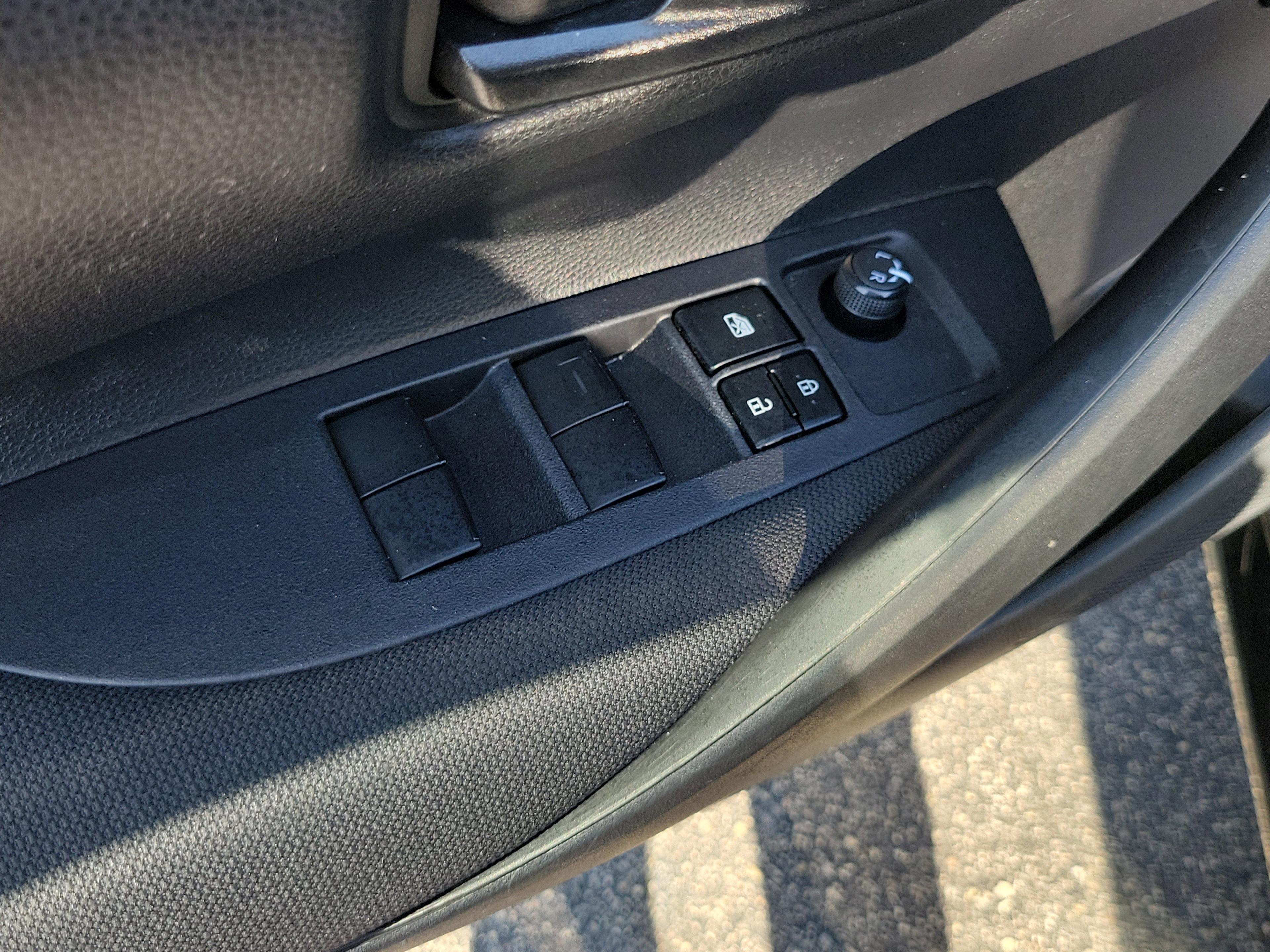 Toyota Corolla Le Fwd - Thumbnail 15