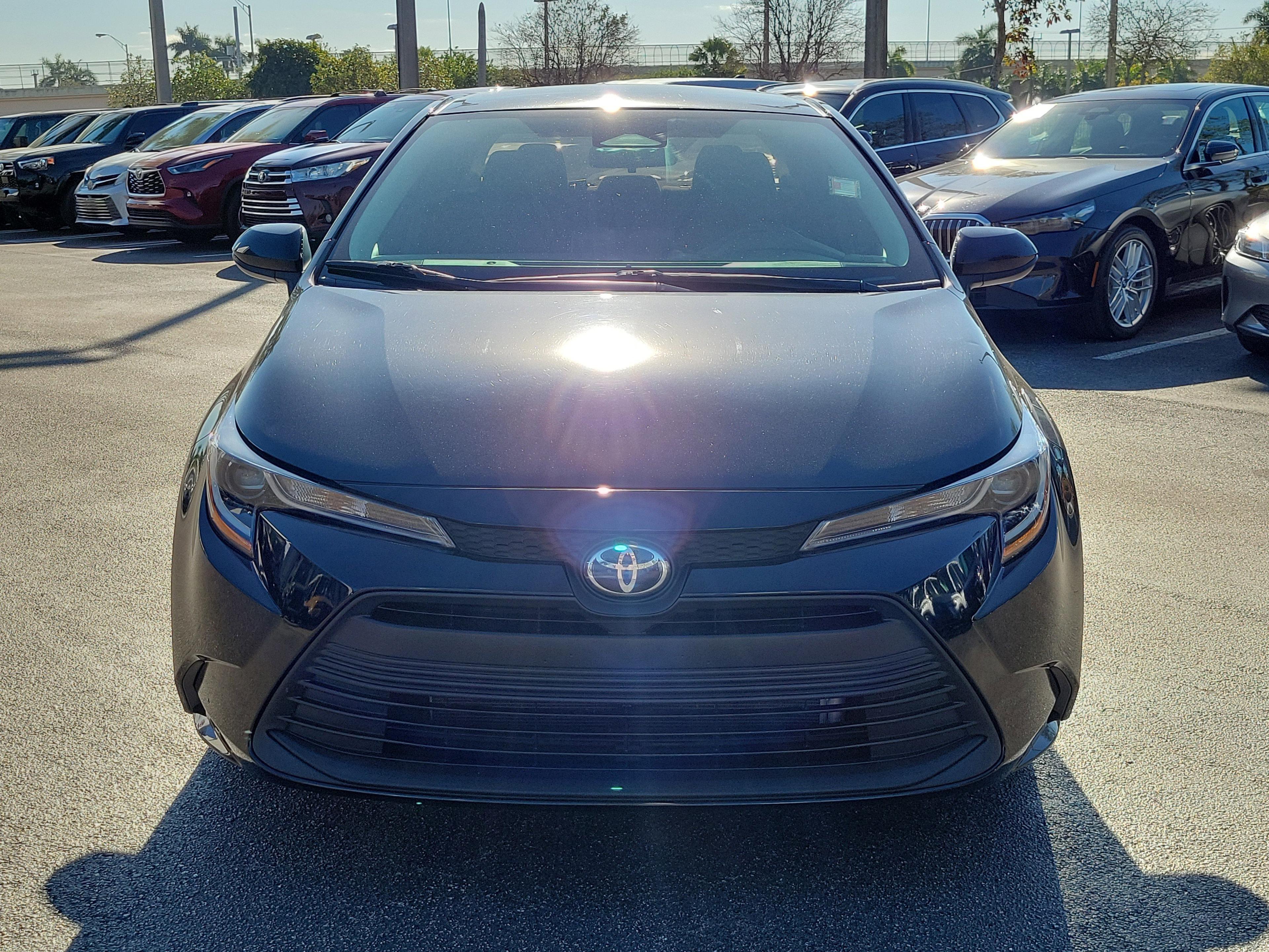 Toyota Corolla Le Fwd - Thumbnail 4