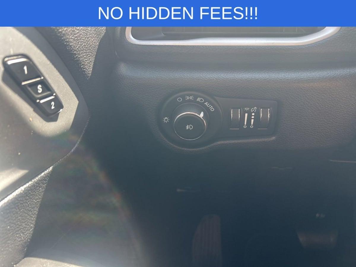 Chrysler Pacifica Touring L - View 1