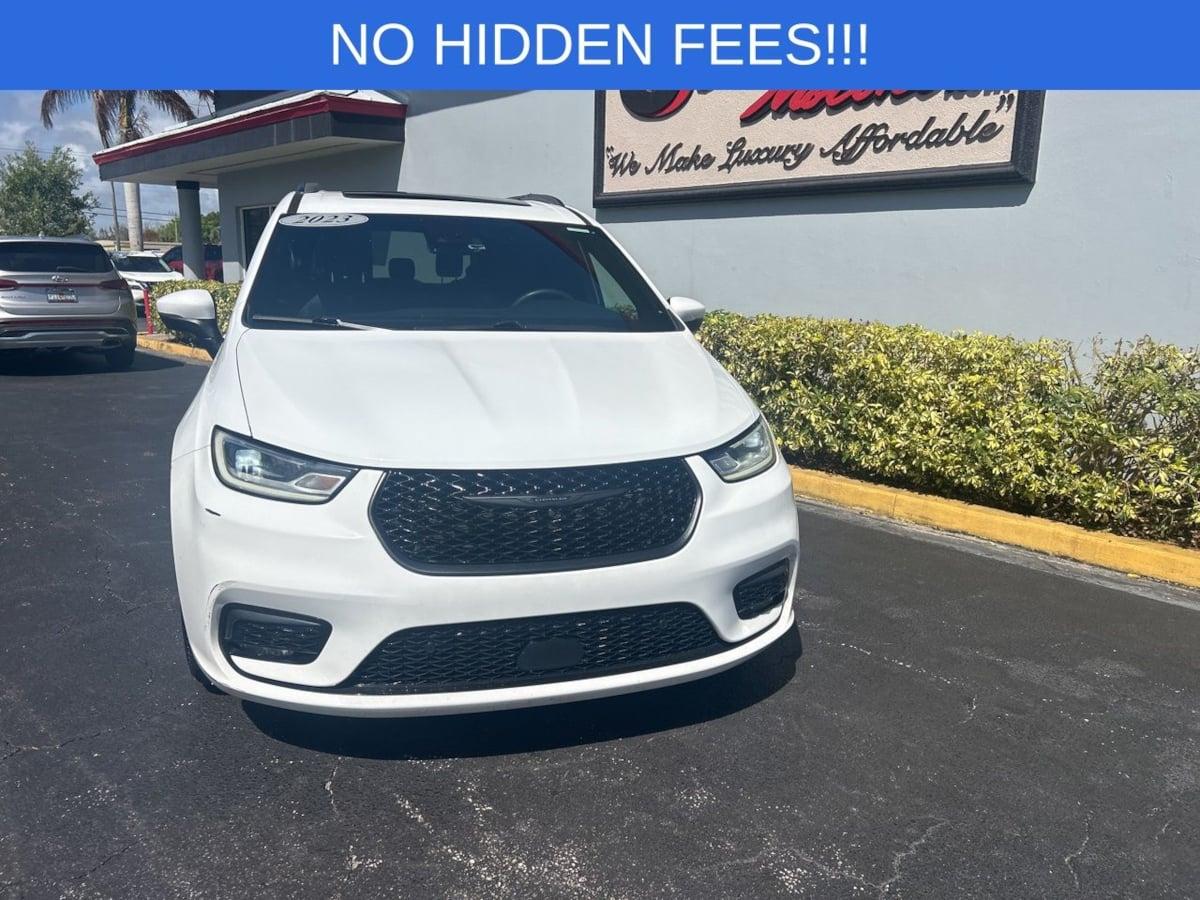 Chrysler Pacifica Touring L - Thumbnail 4