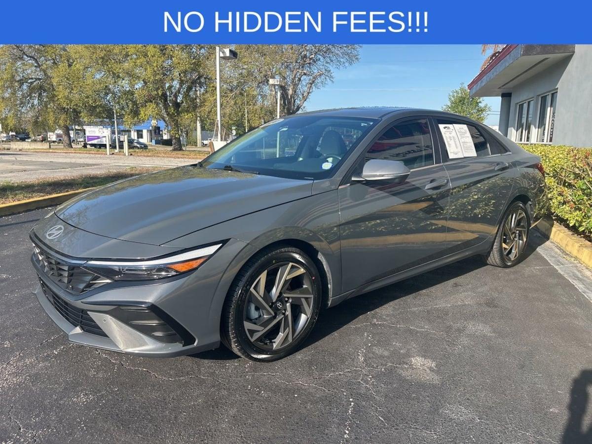 Hyundai Elantra Limited - Thumbnail 5