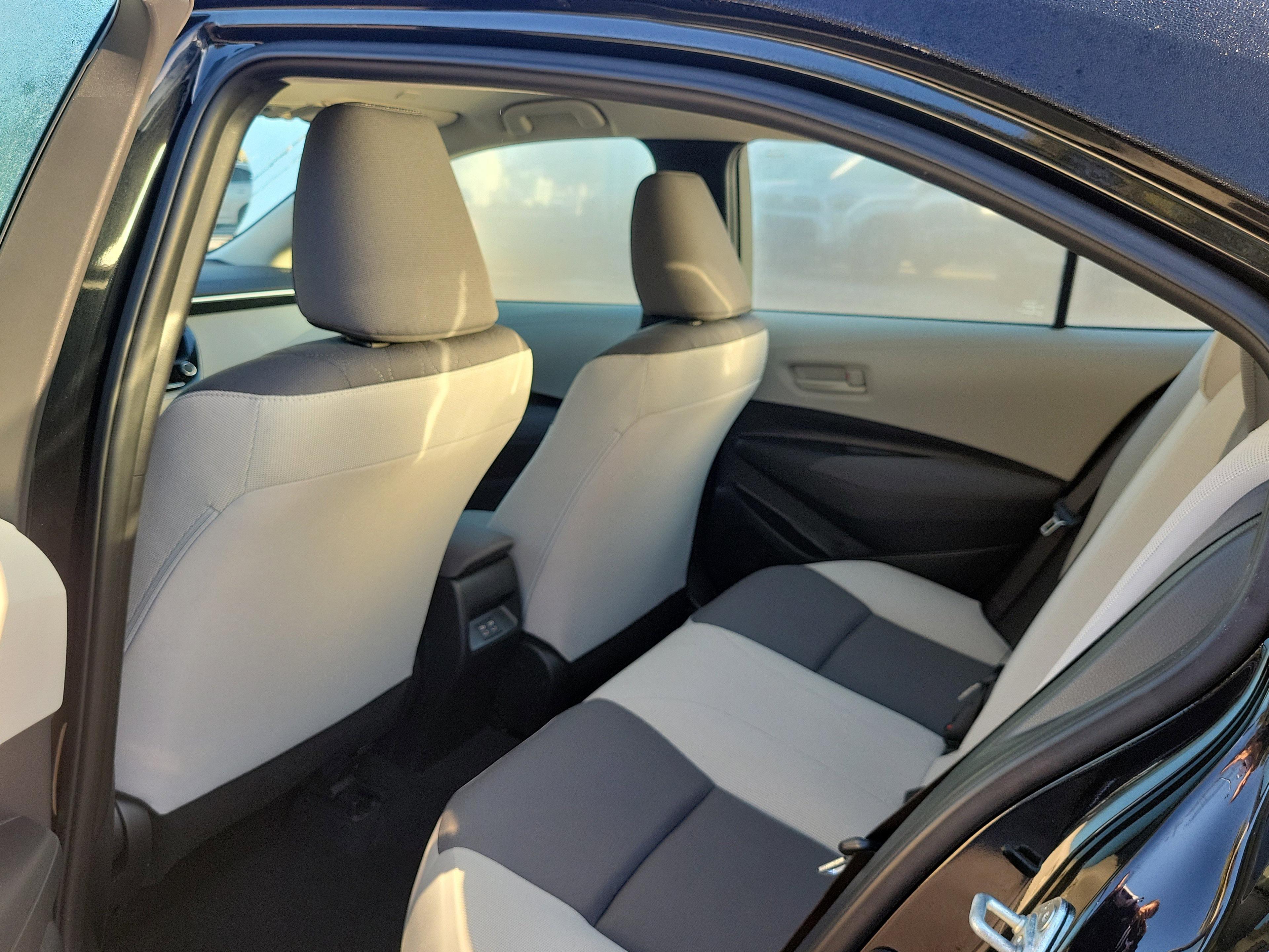 Toyota Corolla Le Fwd - Thumbnail 9