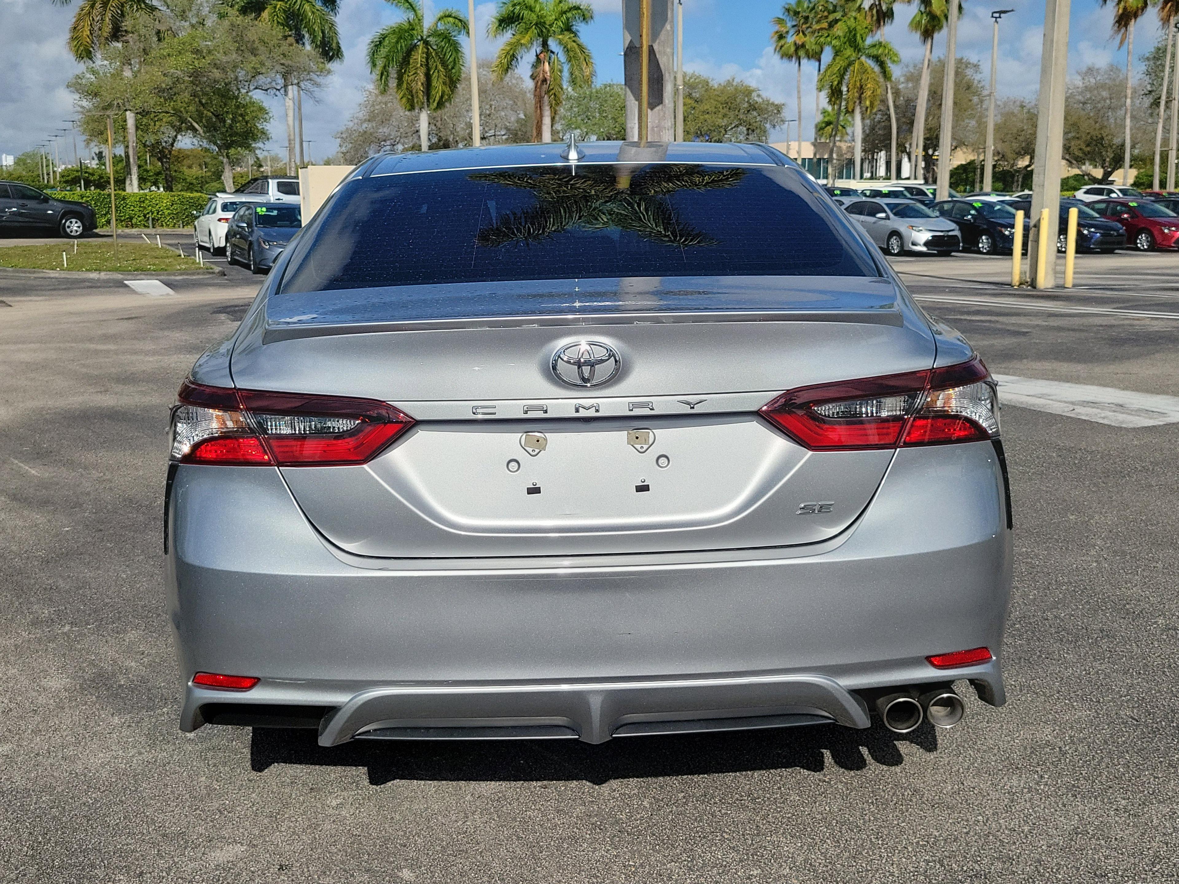 Toyota Camry Se Fwd - Thumbnail 6