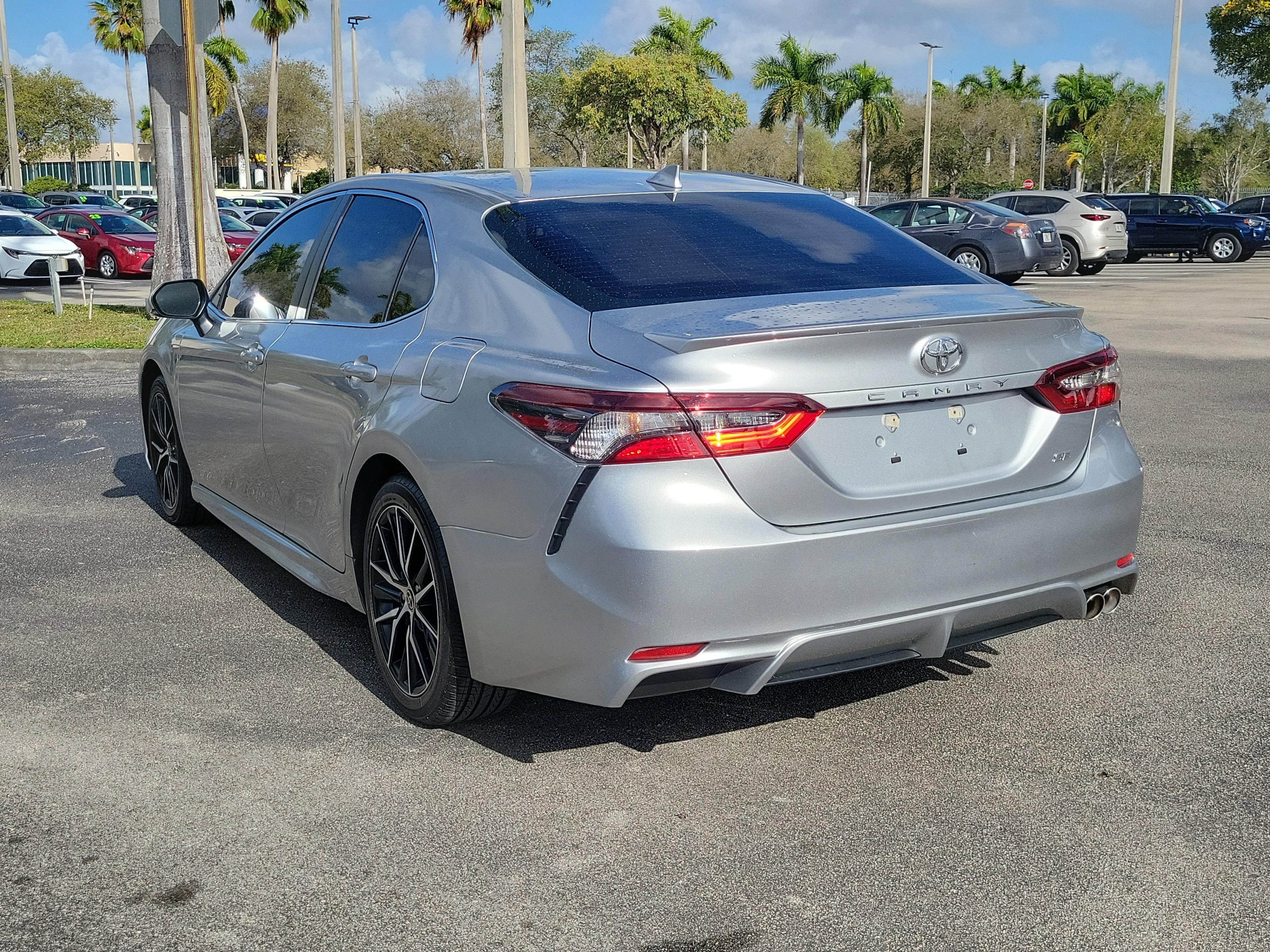 Toyota Camry Se Fwd - Thumbnail 7