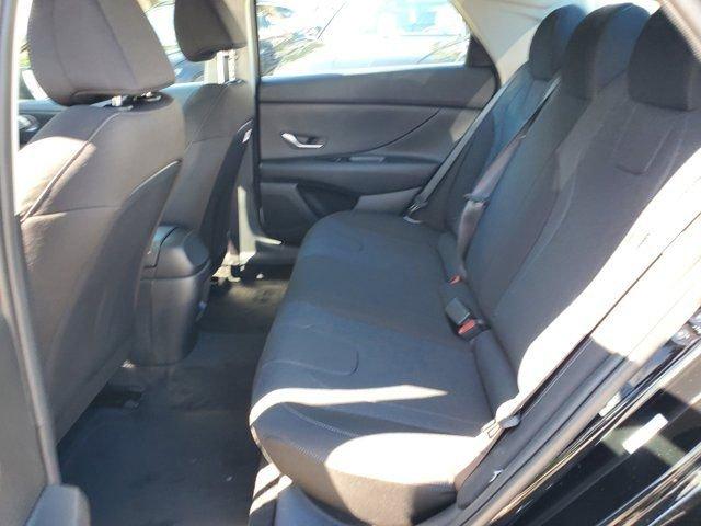 Hyundai Elantra Se Fwd 4D Sedan - Thumbnail 7