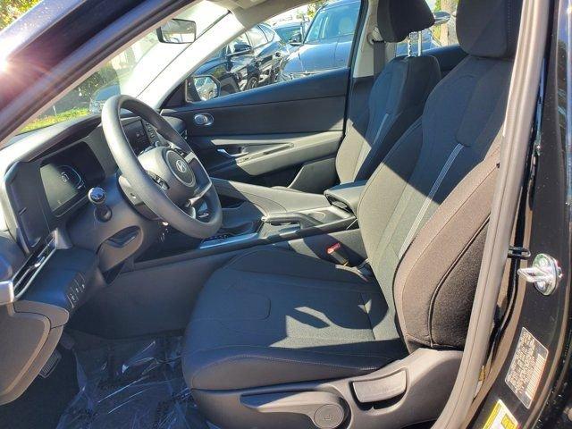 Hyundai Elantra Se Fwd 4D Sedan - Thumbnail 11