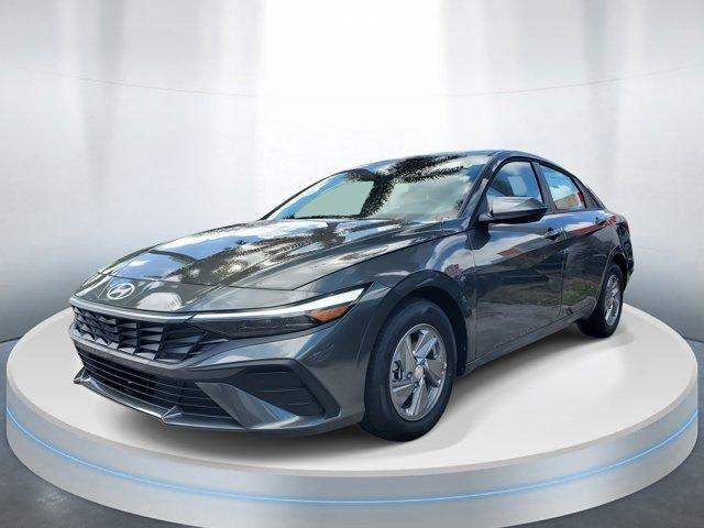 Hyundai Elantra Se Fwd 4D Sedan - Thumbnail 3