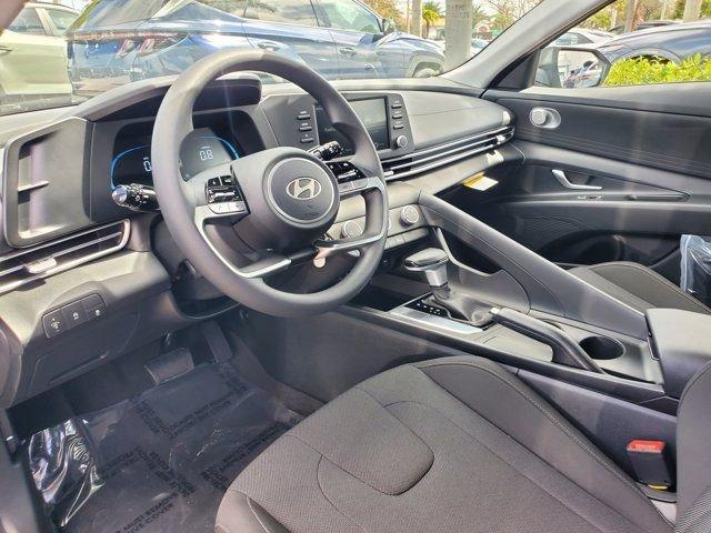 Hyundai Elantra Se Fwd 4D Sedan - Thumbnail 10