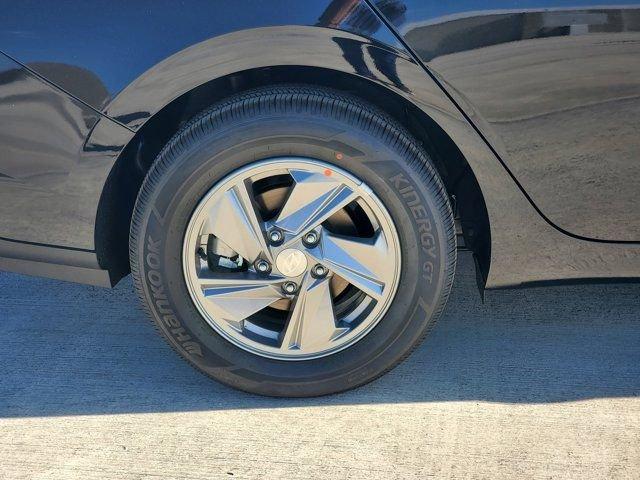 Hyundai Elantra Se Fwd 4D Sedan - Thumbnail 6