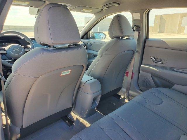 Hyundai Elantra Se Fwd 4D Sedan - Thumbnail 7