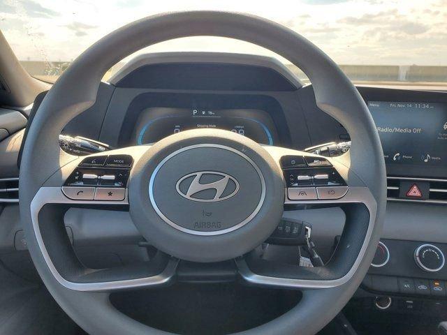 Hyundai Elantra Se Fwd 4D Sedan - Thumbnail 14