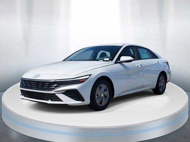 Hyundai Elantra Se Fwd 4D Sedan - Thumbnail 3