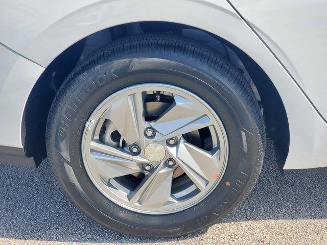 Hyundai Elantra Se Fwd 4D Sedan - Thumbnail 6