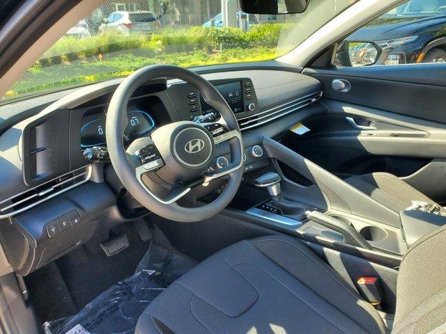 Hyundai Elantra Se Fwd 4D Sedan - Thumbnail 8